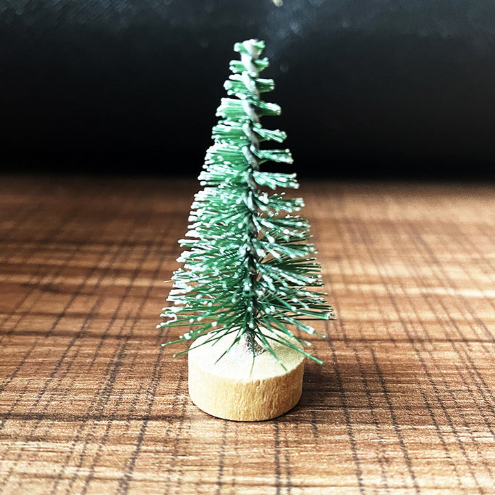 Mini Christmas tree with pine needle look
