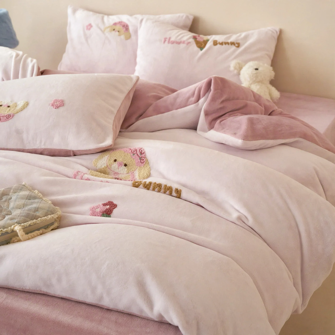 Fluffy bed linen set made of milk fiber fleece for children