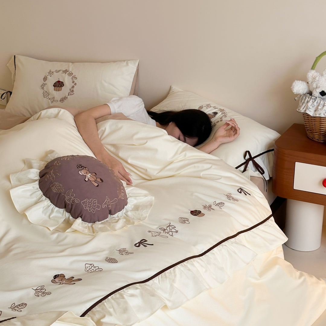 Elegant cotton bedding set with embroidery and bows