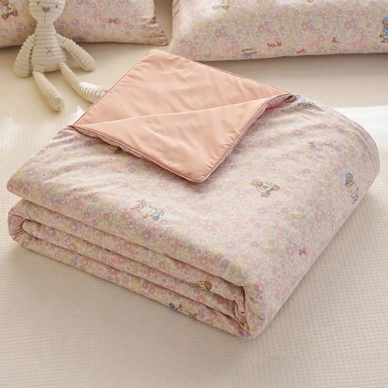 Summer lightweight cooling blanket with cooling fibers