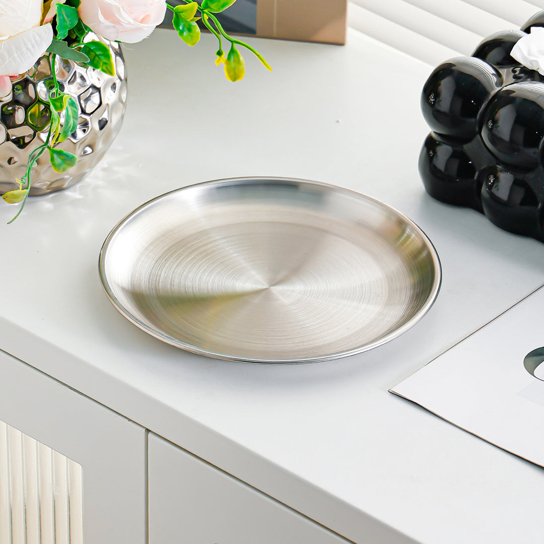 Stainless steel plate, round, 17–23 cm
