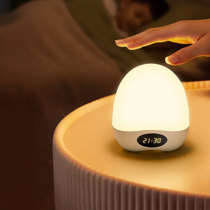 Full-spectrum night light with touch control