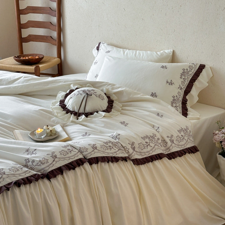 Elegant cotton bedding set with embroidery and bows