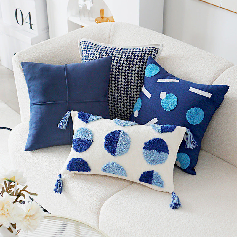 Modern-minimalist pillowcase with houndstooth pattern