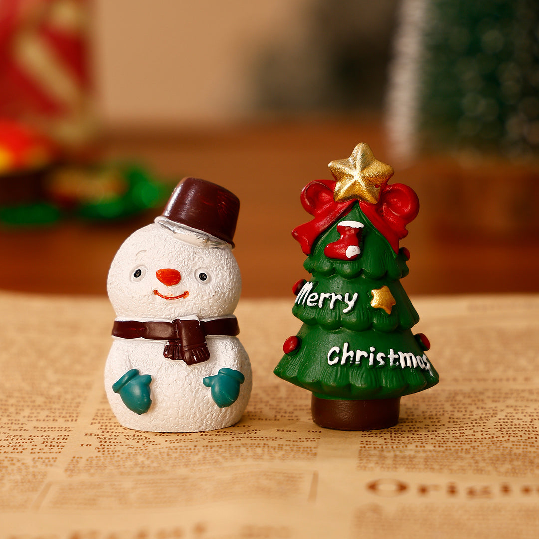 Decorative Christmas figures made of resin