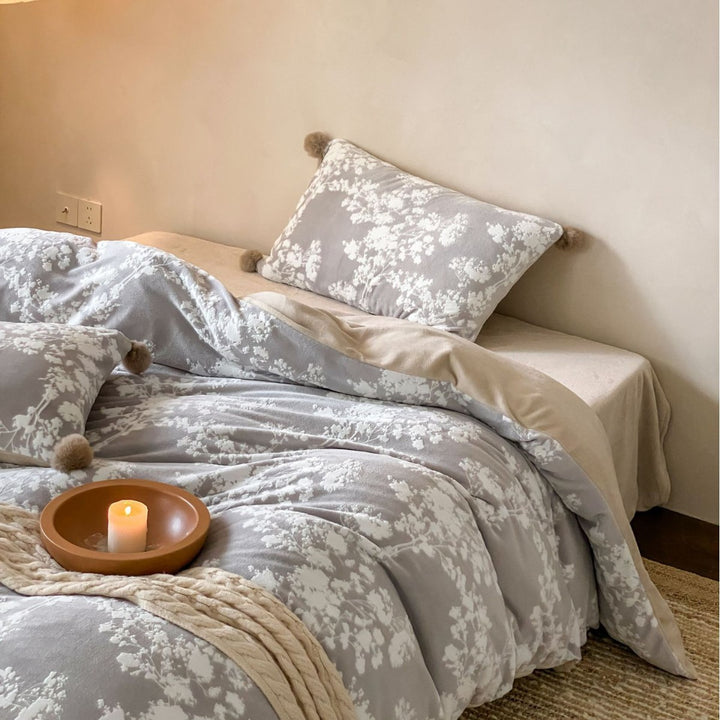 Milk fiber bedding set with 3D flower pattern