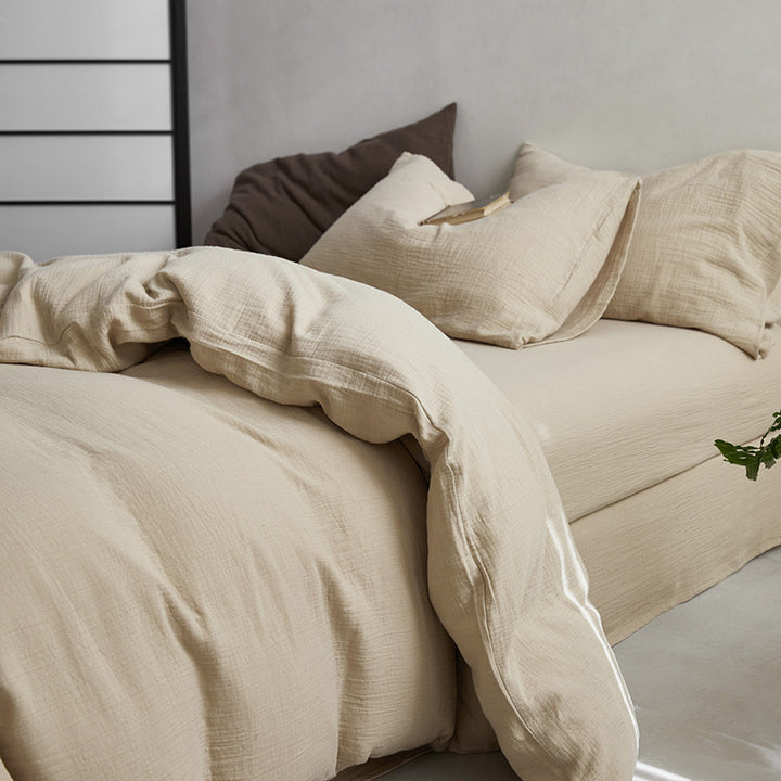Ruffled cotton bedding, minimal design
