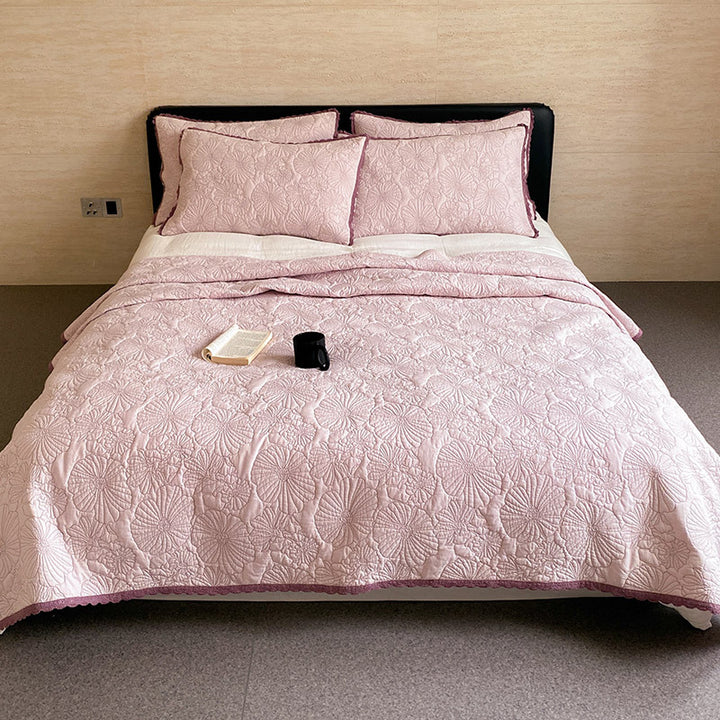 Cotton bedspread, quilted, with floral pattern