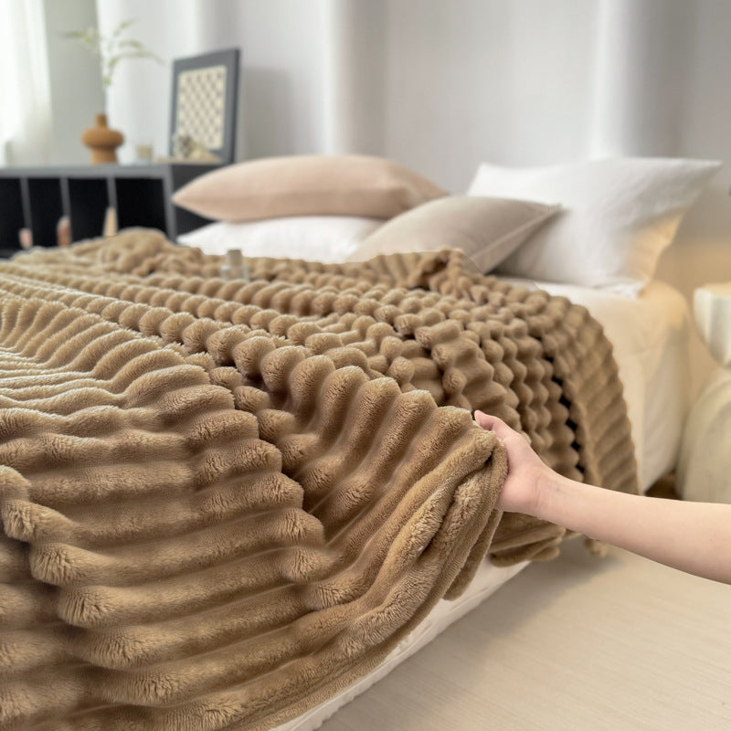 Luxurious flannel blanket made of rabbit fur imitation