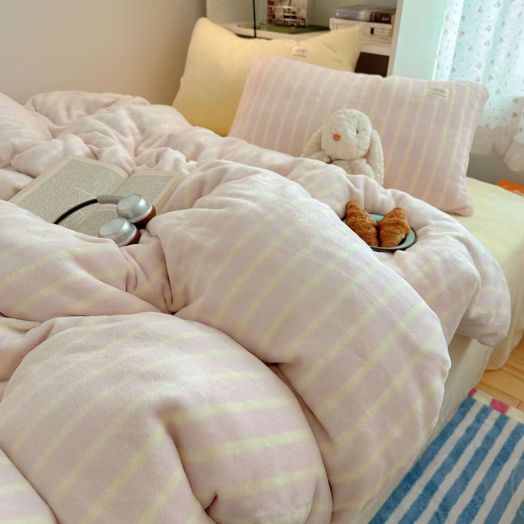 Cozy milk fiber fleece bedding set with cat embroidery