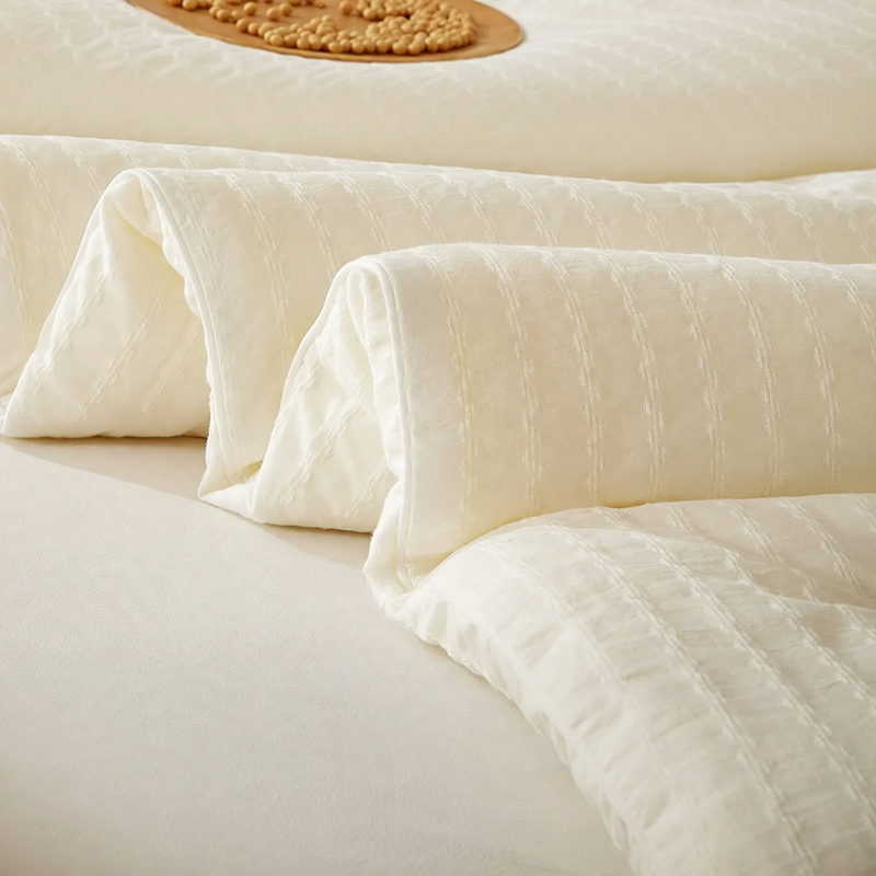 Quilt with soy fiber filling, 2.3–8.8 kg