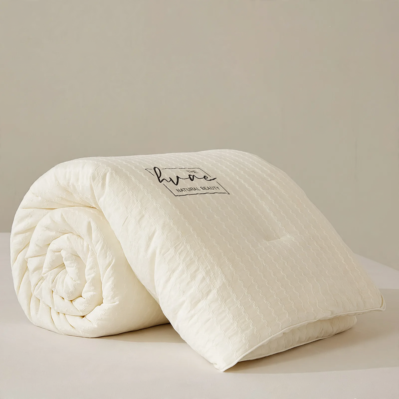 Quilt with soy fiber filling, 2.3–8.8 kg