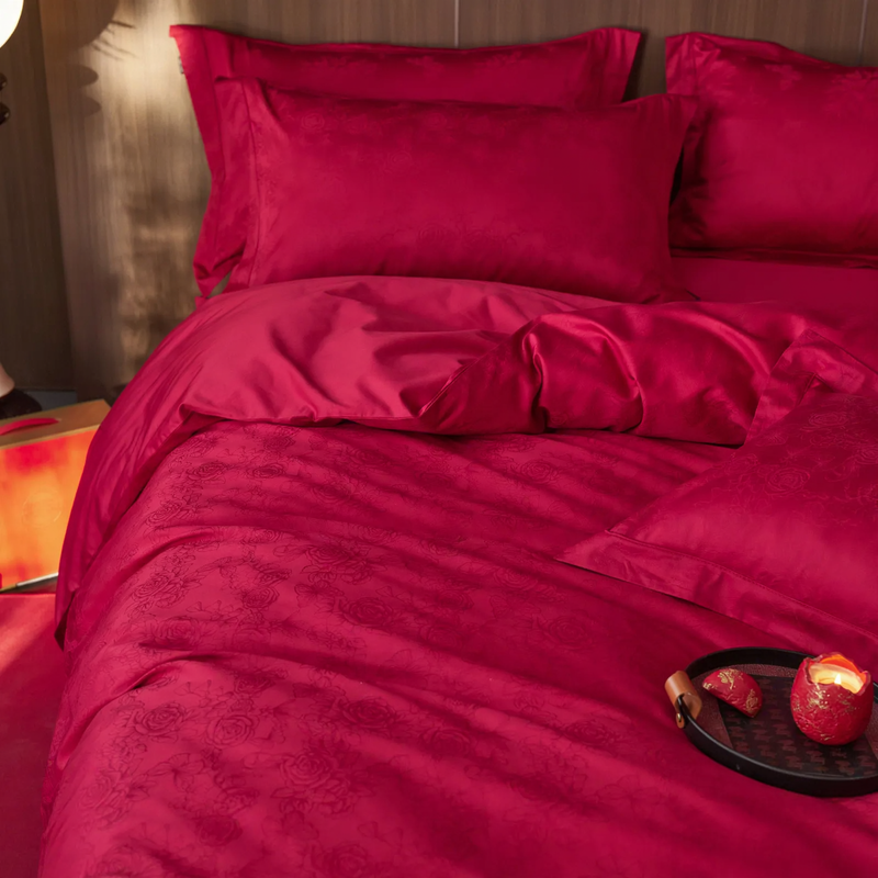 Wedding bedding, 4-piece, red with floral pattern