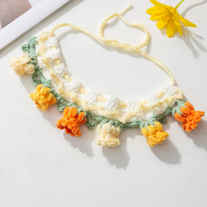 Hand-knitted collar with floral pattern for pets