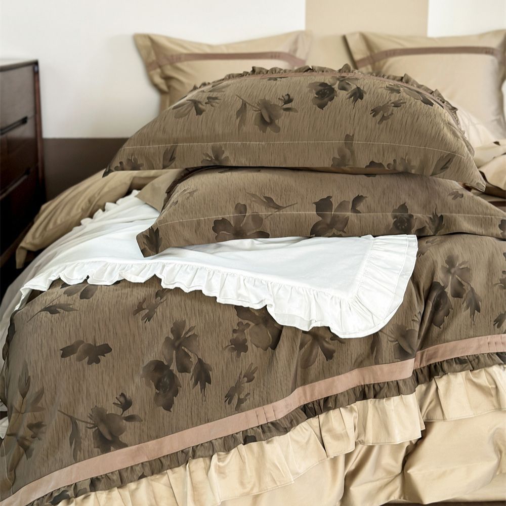Classic cotton bedding set with floral embossing