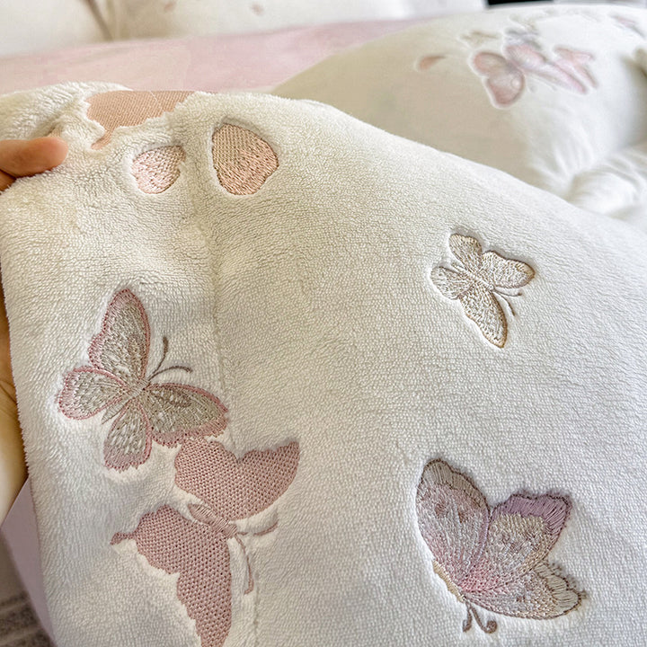 Winter bedding set made of milk fiber fleece, floral design