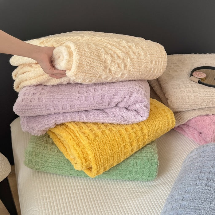 Fluffy coral fleece blanket for relaxing breaks