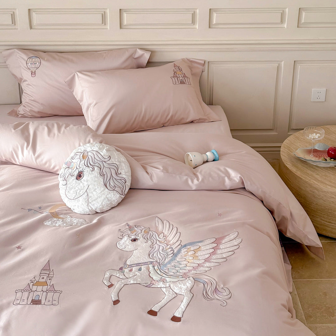 Cotton bedding set with cartoon embroidery