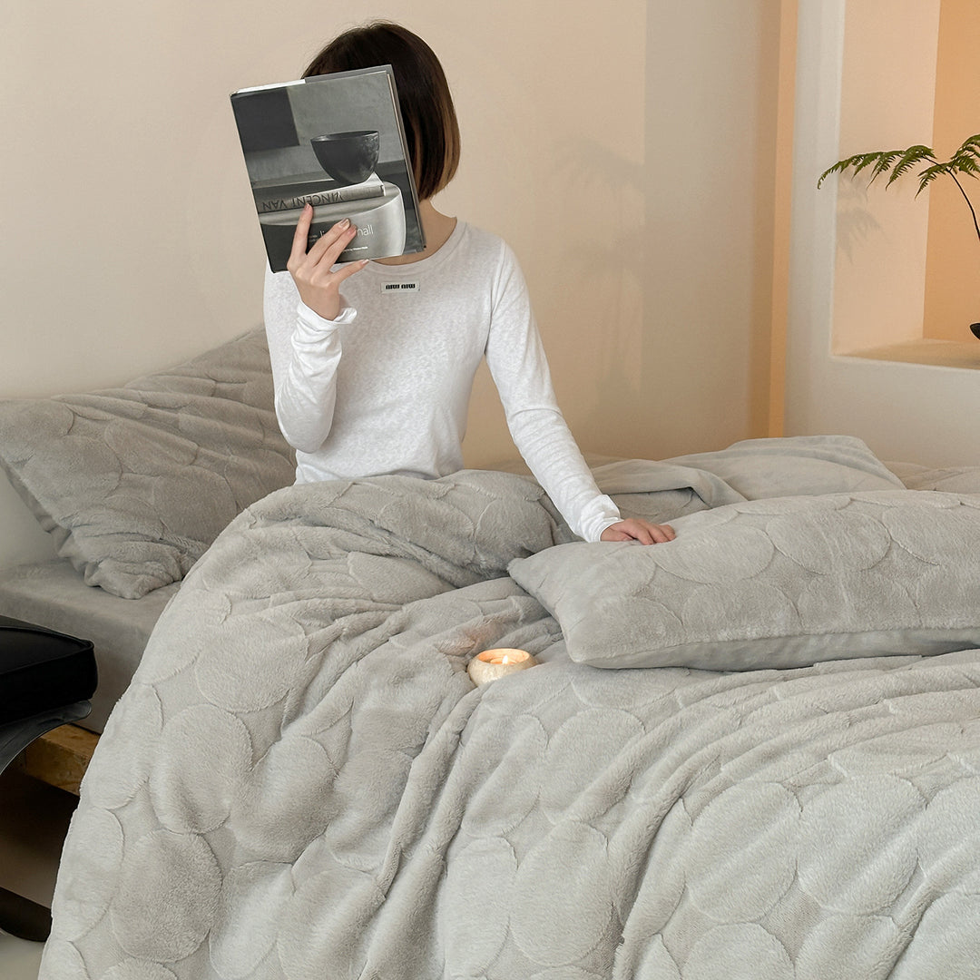 Milk fleece bedding set, 320g, with embossing pattern