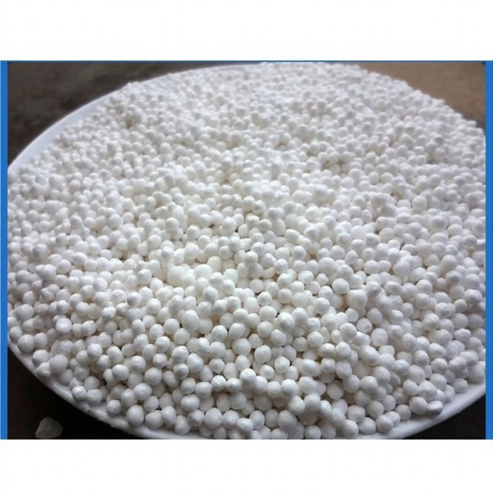 Calcium chloride granulate for moisture absorption