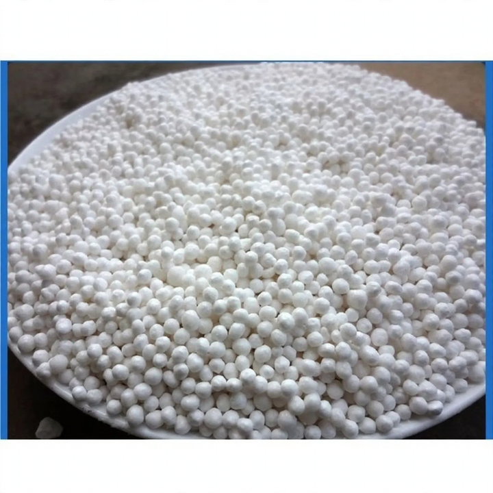 Calcium chloride granulate for moisture absorption
