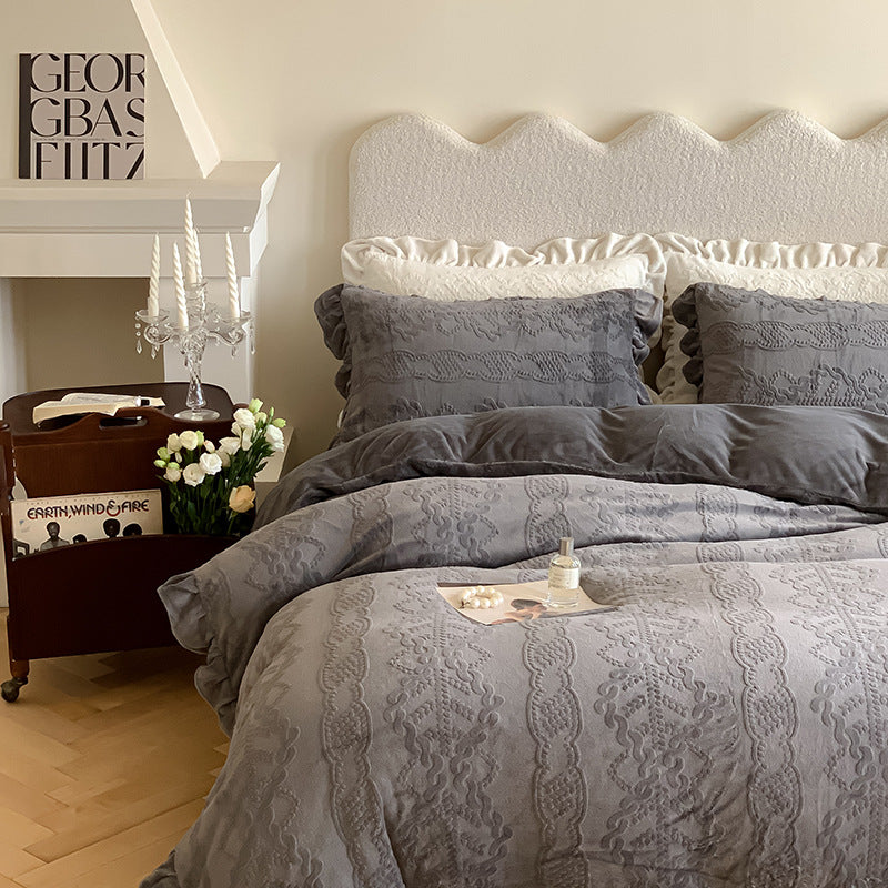 Winter bedding set made of milk fleece with ruffled edge