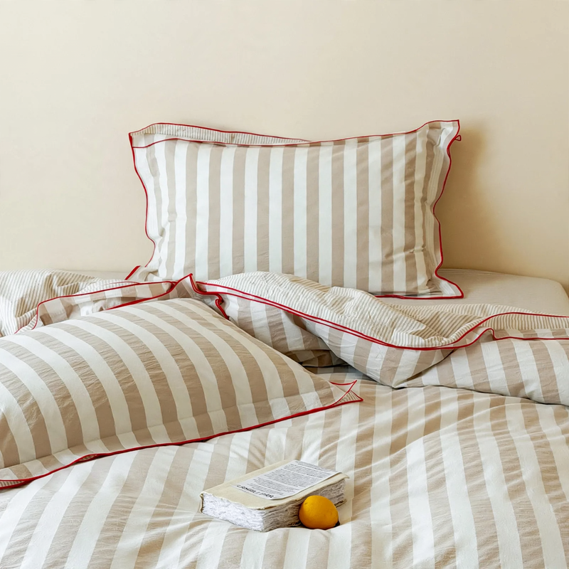 Cotton bed linen set, striped, with lace trim
