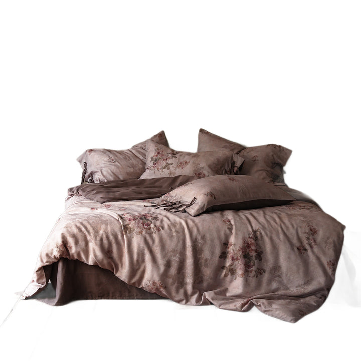 Cotton bedding set in vintage style
