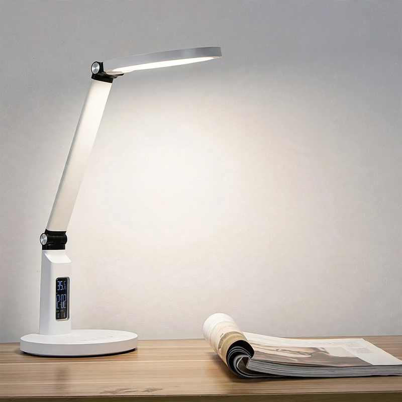 Full spectrum desk lamp for students