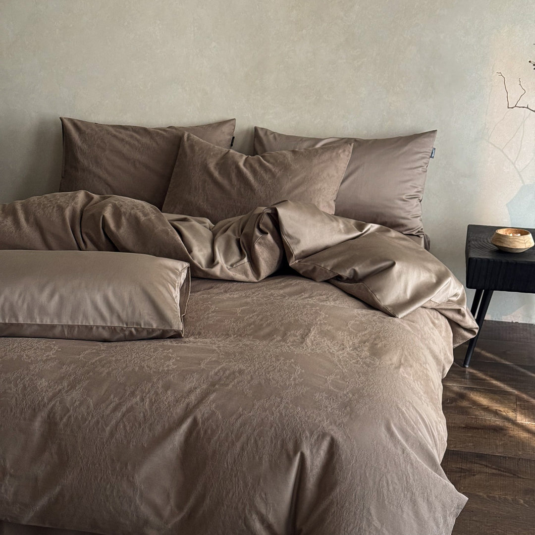 High-quality cotton bedding set with jacquard weaving