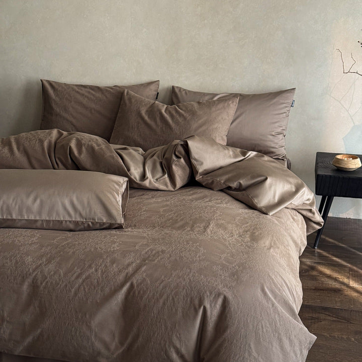 High-quality cotton bedding set with jacquard weaving