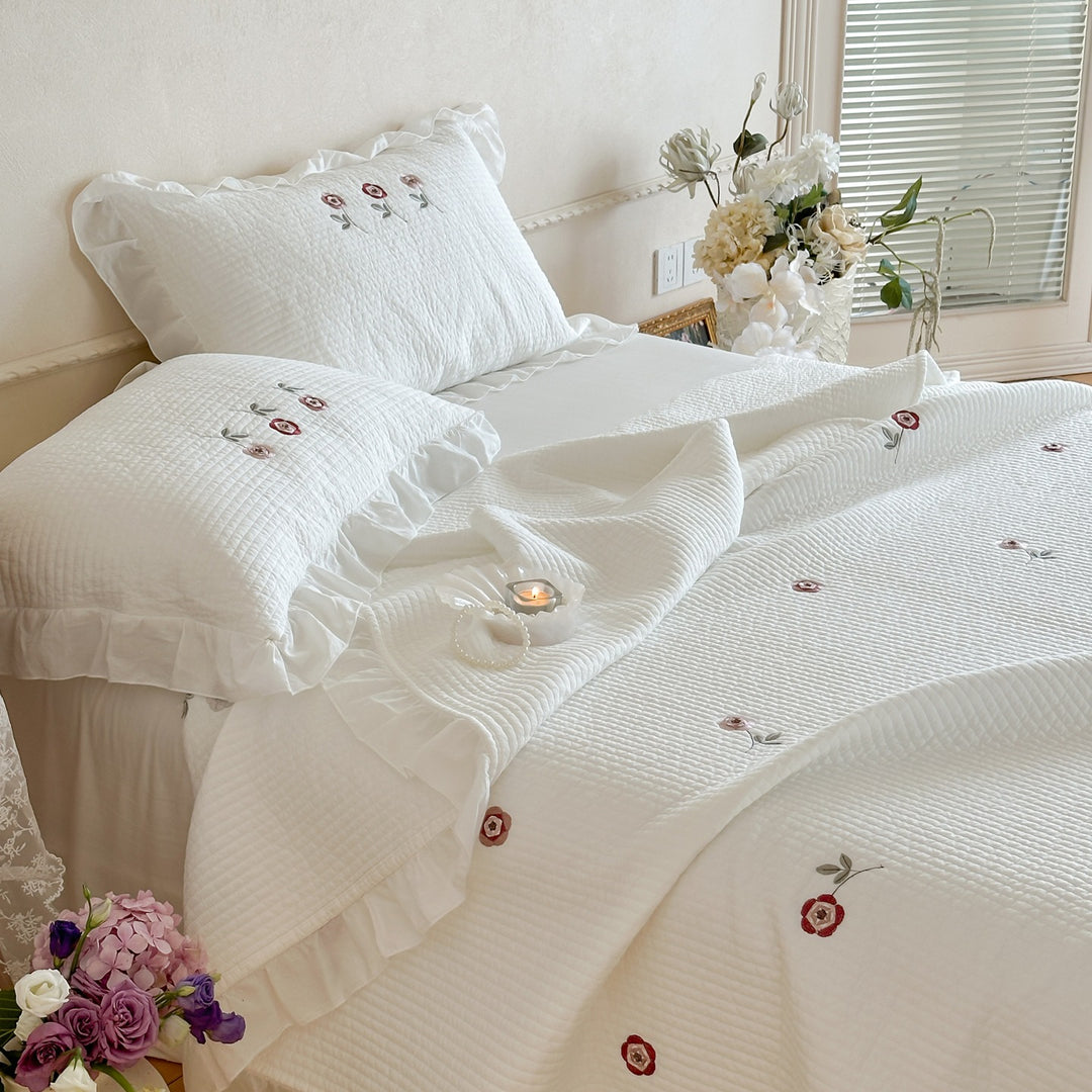 Cotton bedspread, 3-piece, with ruffles