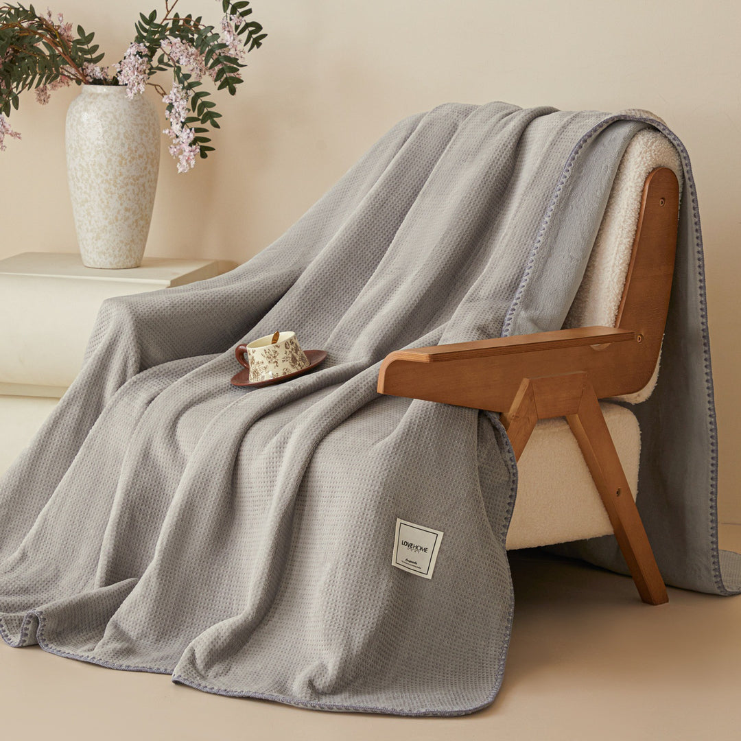 Waffle throw blanket made of milk fiber fleece