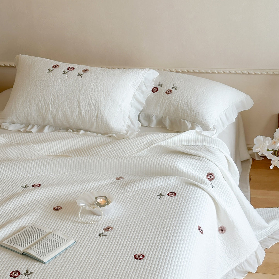 Cotton bedspread, 3-piece, with ruffles