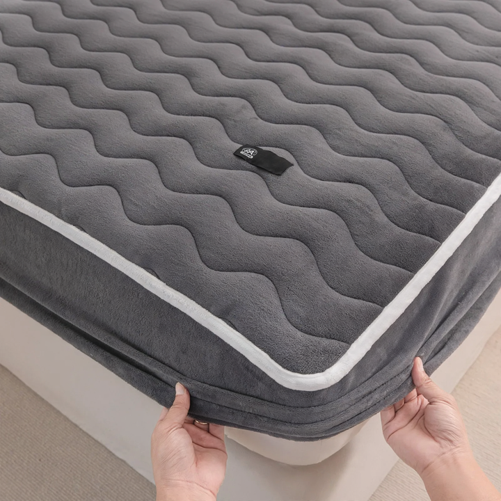 Milk fiber fitted sheet with padding, washable