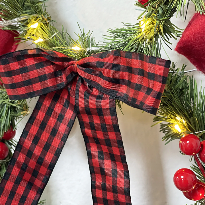 Christmas wreath with snowman motif