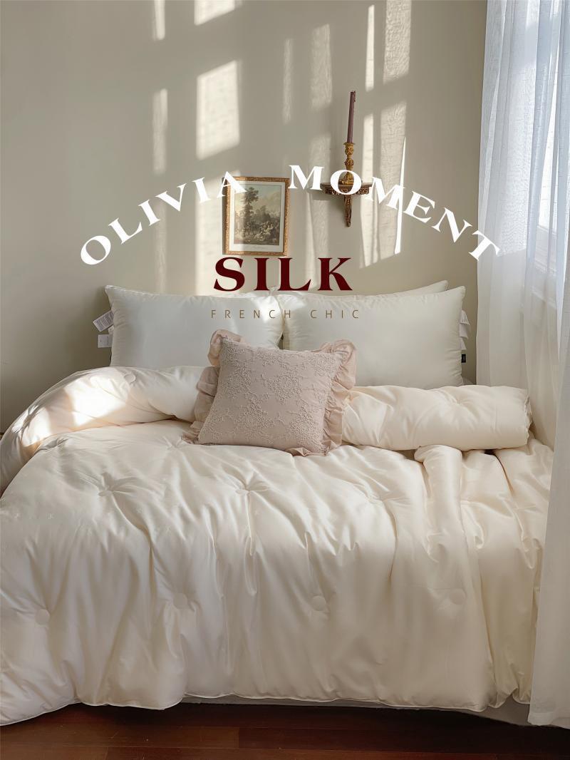 Cotton-silk duvet with Jacquard weaving