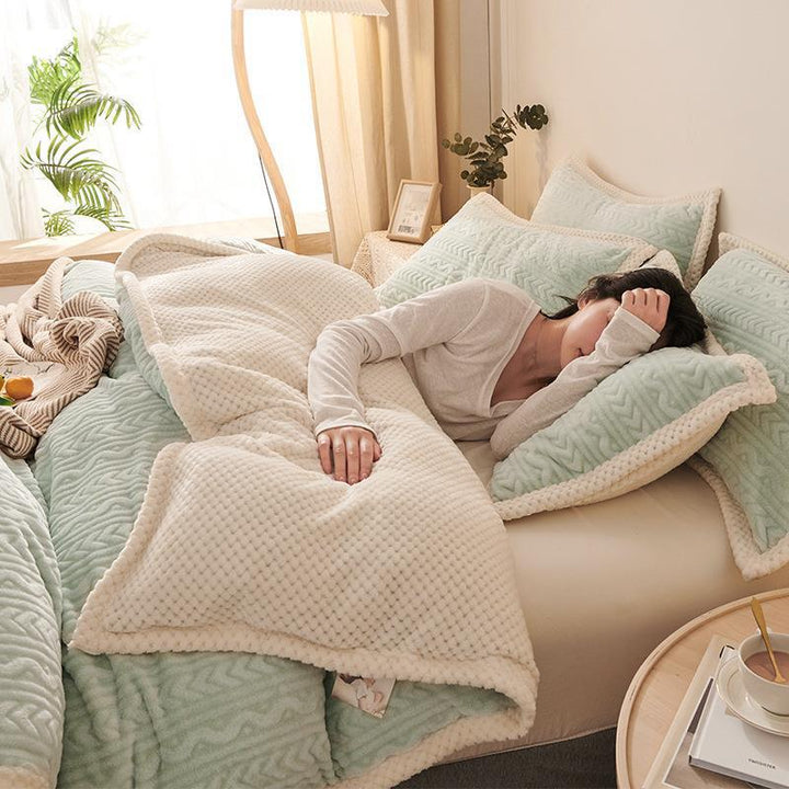 Solid Color Flannel Throw Blanket, warming for Autumn and Winter