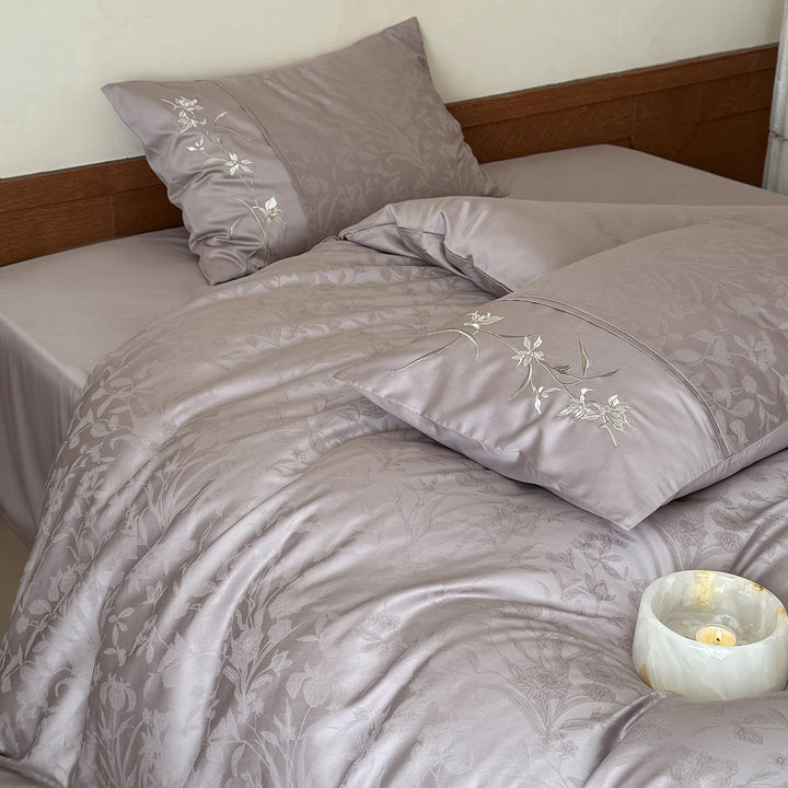 Cotton bed linen set with floral embroidery