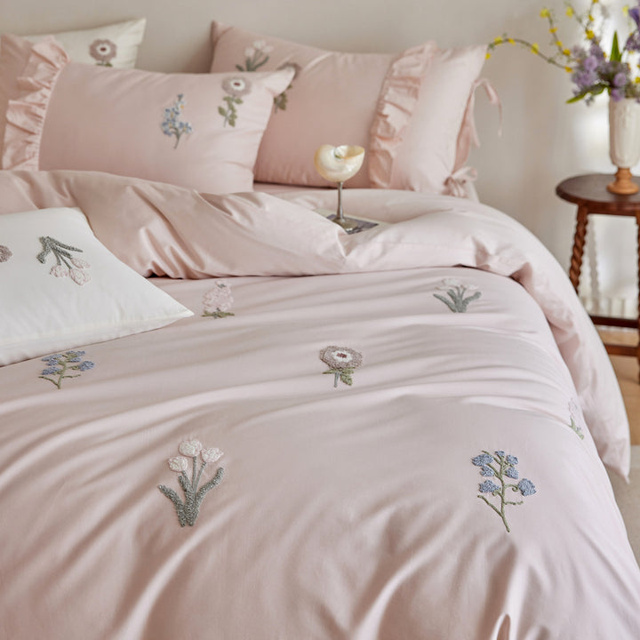 Long Staple Cotton Bedding with Floral Pattern