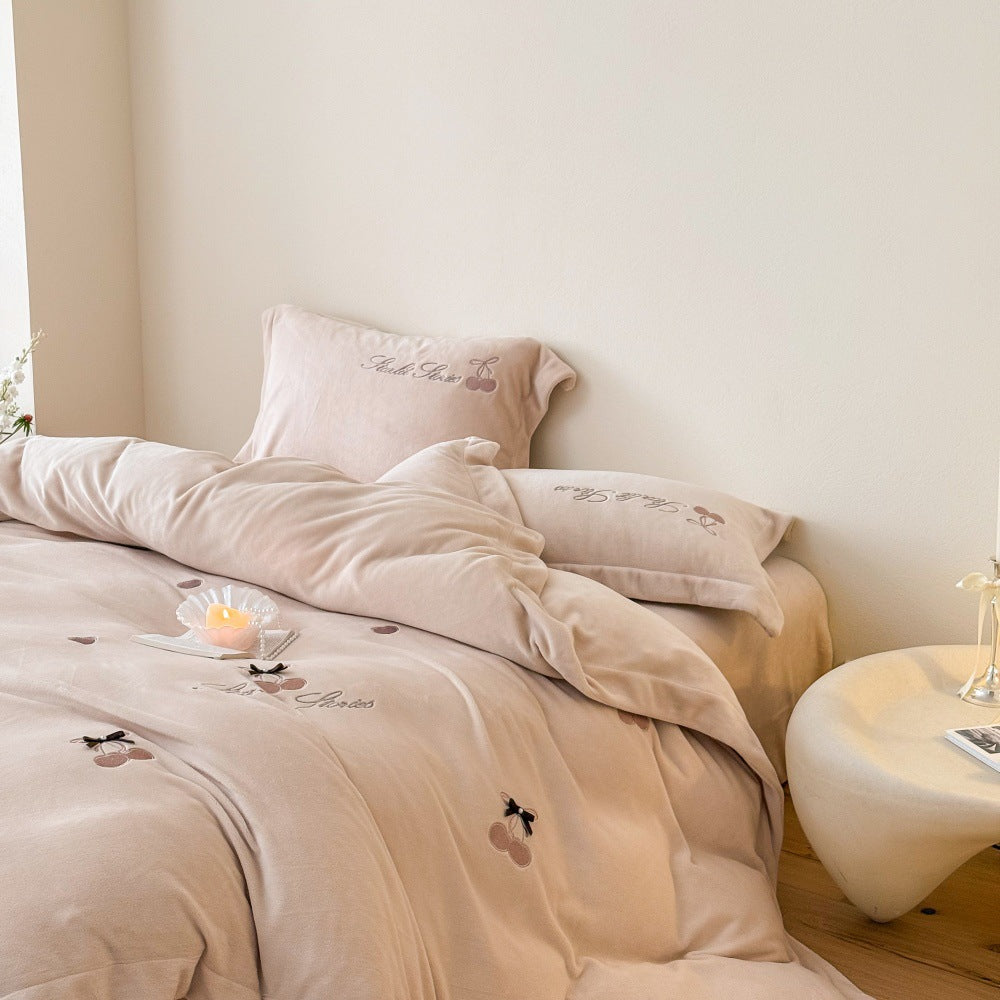 Milk Fiber Fleece Bedding Set, Cherry Embroidery