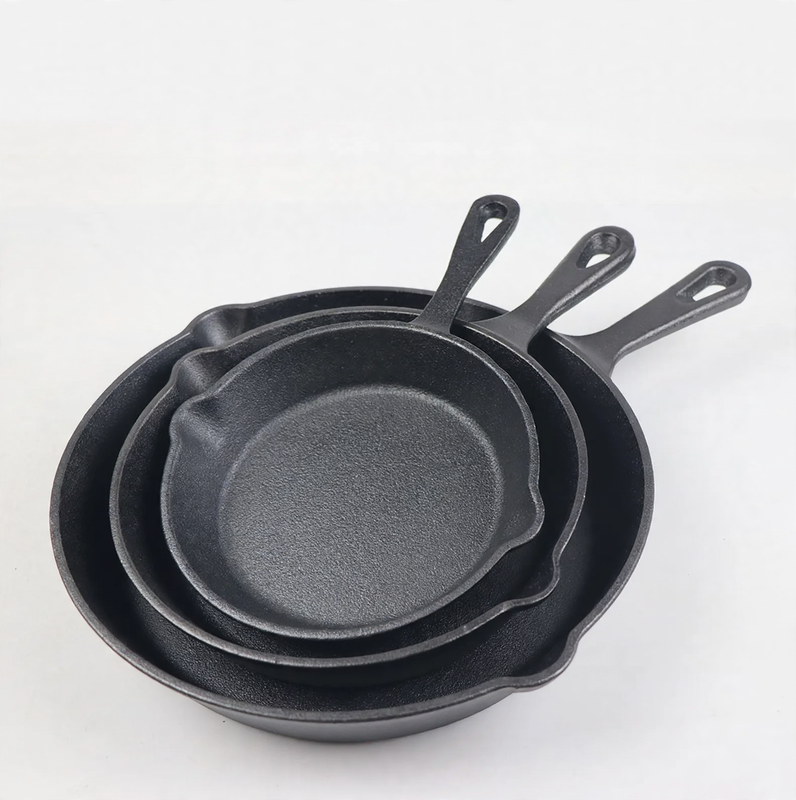 Cast iron pan, flat bottom