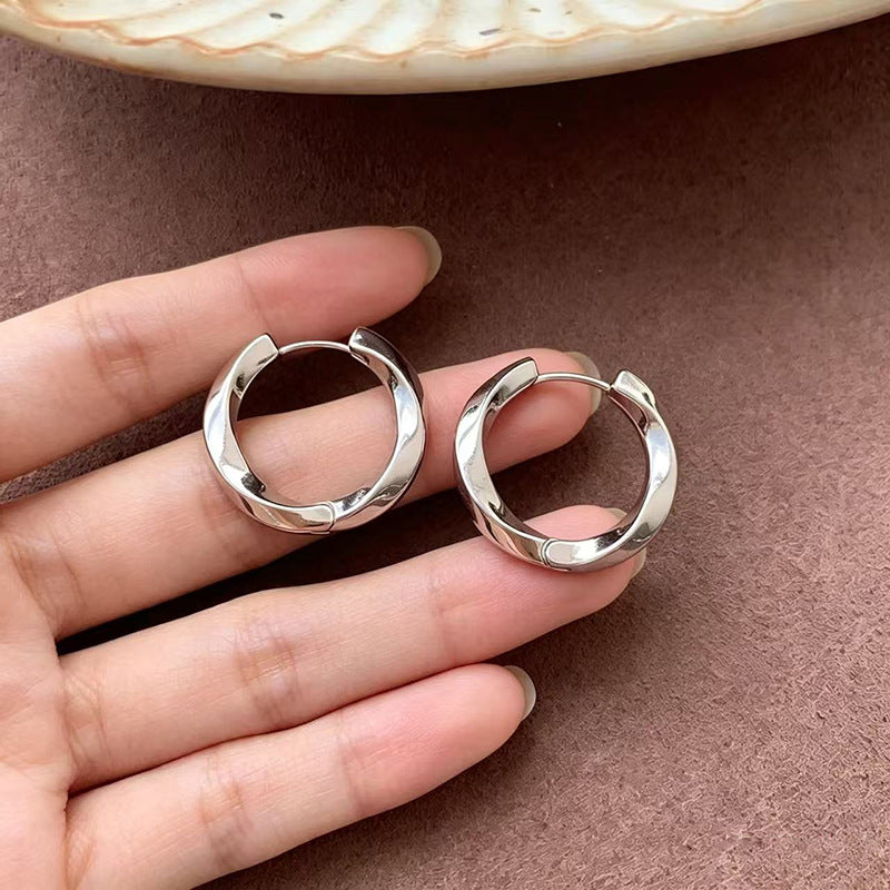 Earrings made of 925 silver with geometric design