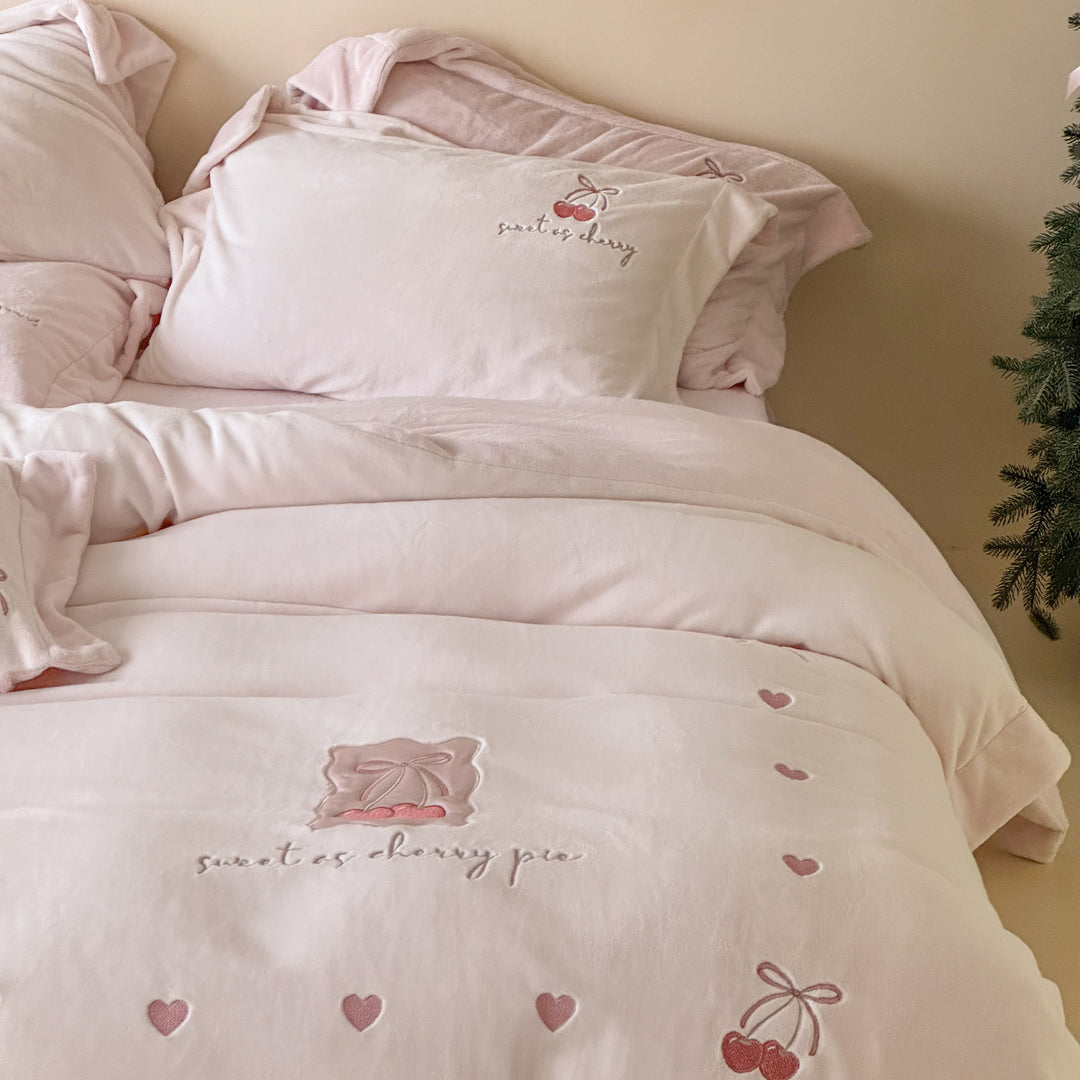 Milk fiber bedding with cartoon design