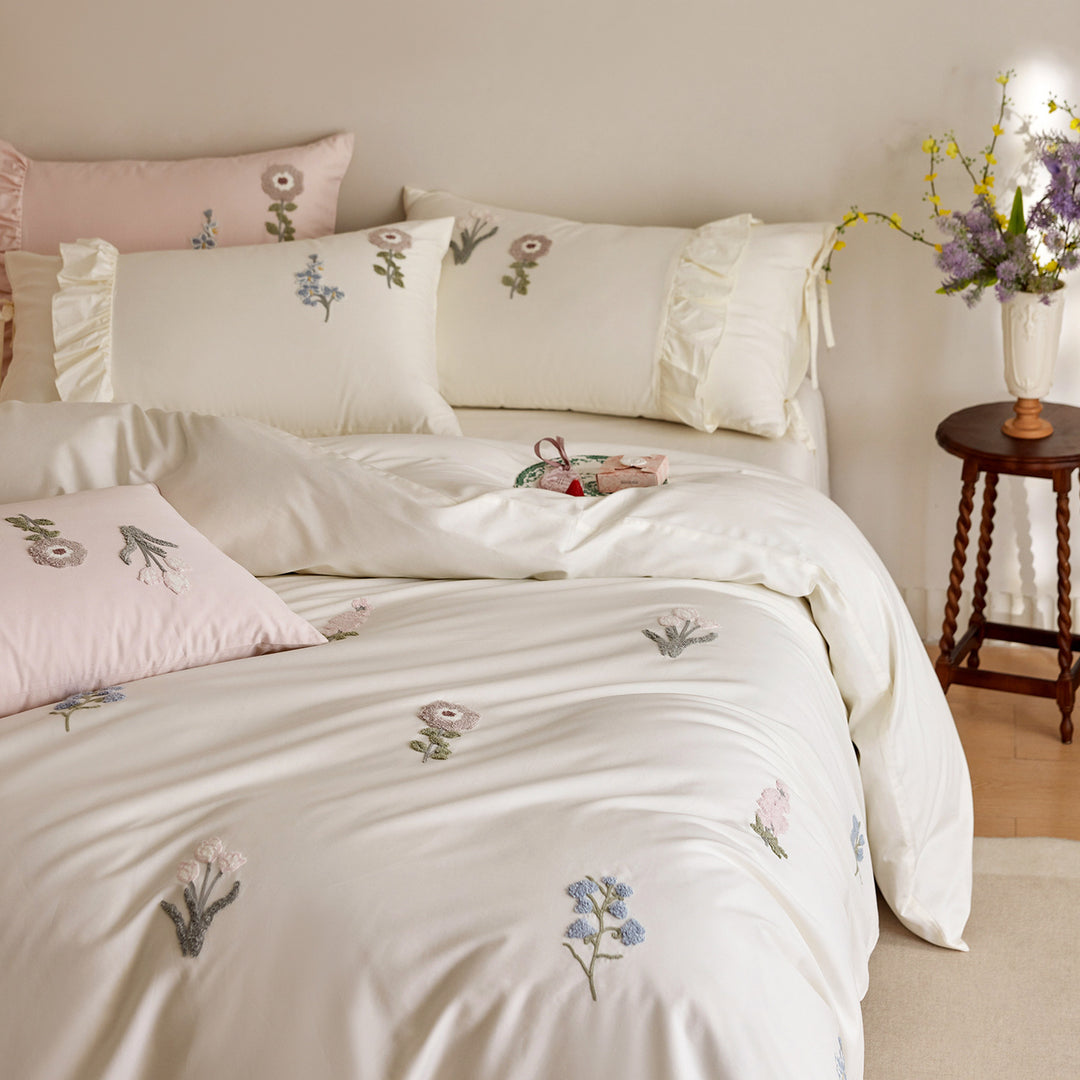 Long Staple Cotton Bedding with Floral Pattern
