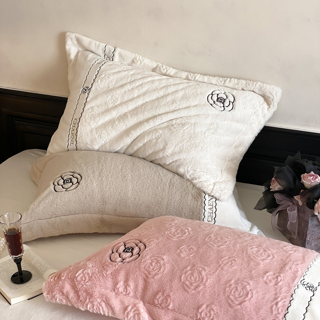 Elegant milk fiber fleece bedding set with embroidery