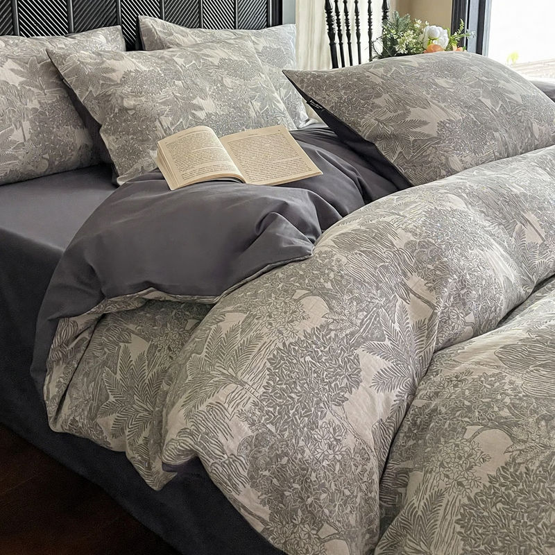 Cotton bedding set with jacquard weave