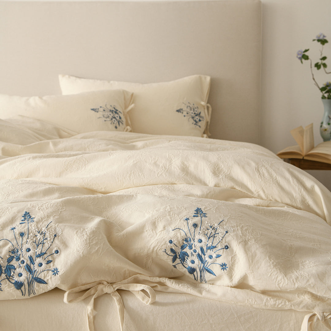 Cotton bedding set, seersucker, embroidered
