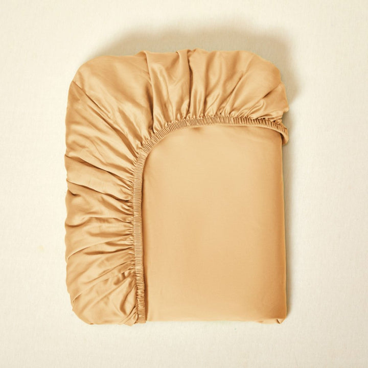 Fitted sheet made of long-staple cotton, satin