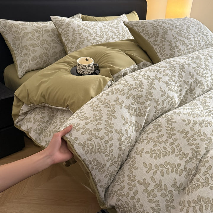 Bedding set made of three-layer cotton muslin